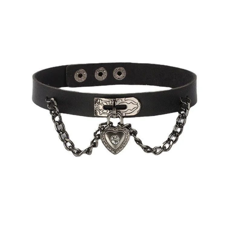 Black chocker