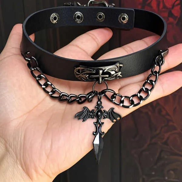 Black chocker
