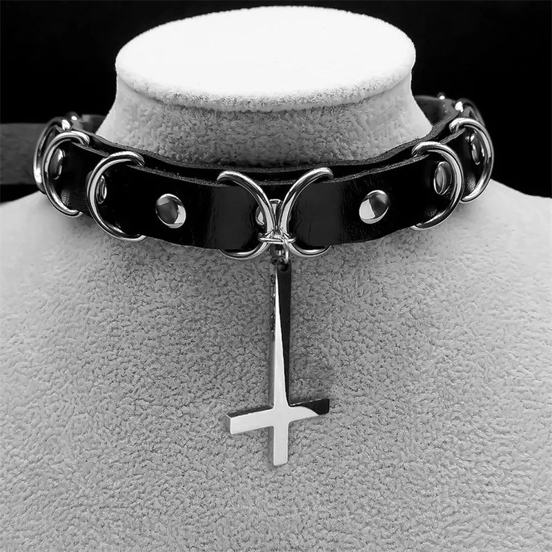 Inverted cross choker